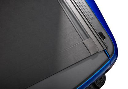 BAK Revolver X4ST Bed Cover 19- GM P/U 6FT 7IN BED 80131RK 80131RK Photo - Close Up
