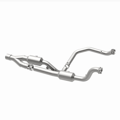 Magnaflow 14-18 2500 V8 6.4 OEM Underbody Direct Fit Converter 21-513 21-513 360 Degree Image Set
