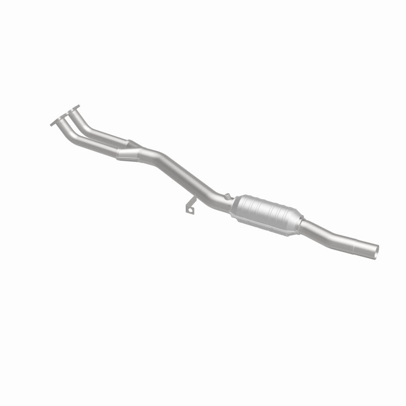 MagnaFlow BMW Standard Grade Federal / EPA Compliant Direct-Fit Catalytic Converter 93685 360 Degree Image Set