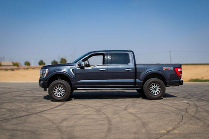 Cognito 21-23 Ford F-150 4WD 2.5in Performance Leveling Kit w/ Elka 2.0 IFP shocks 220-P1136 220-P1136 Photo - lifestyle view