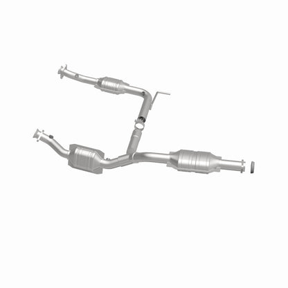 MagnaFlow OEM Grade Federal / EPA Compliant Direct-Fit Catalytic Converter 49575 360 Degree Image Set