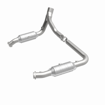 MagnaFlow Dodge Ram 1500 OEM Grade Federal / EPA Compliant Direct-Fit Catalytic Converter 52451 360 Degree Image Set