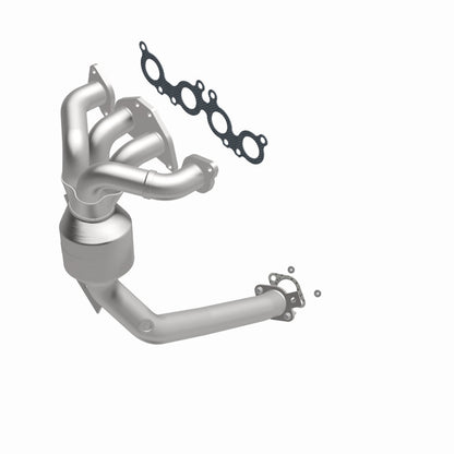 MagnaFlow Volvo XC90 OEM Grade Federal / EPA Compliant Manifold Catalytic Converter 51860 360 Degree Image Set