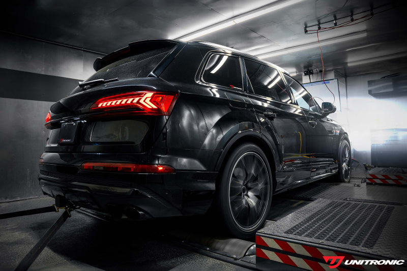 CSF 2020+ Audi SQ7 / SQ8 High Performance Intercooler System - Thermal Black 8280B 8280B Photo - lifestyle view