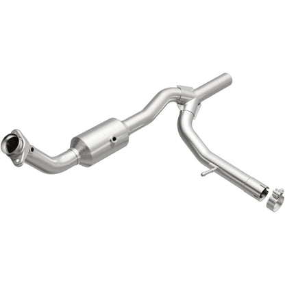MagnaFlow Ford F-150 OEM Grade Federal / EPA Compliant Direct-Fit Catalytic Converter 21-834 Photo - Primary