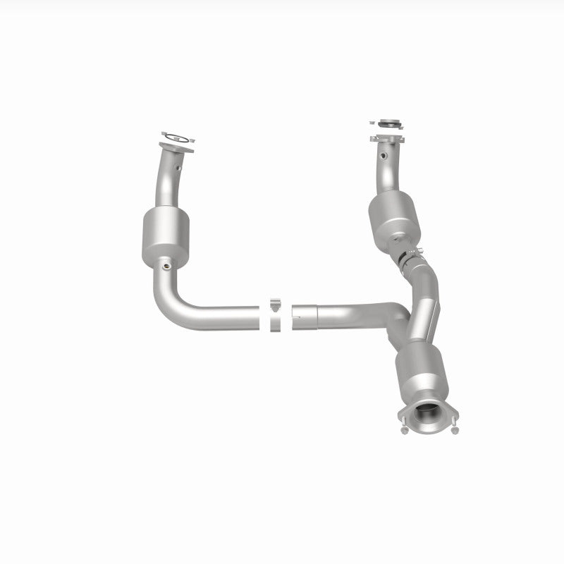 Magnaflow 12-20 Chevrolet Express 4500 Underbody 6.0L Direct Fit Catalytic Converter 280505 280505 360 Degree Image Set
