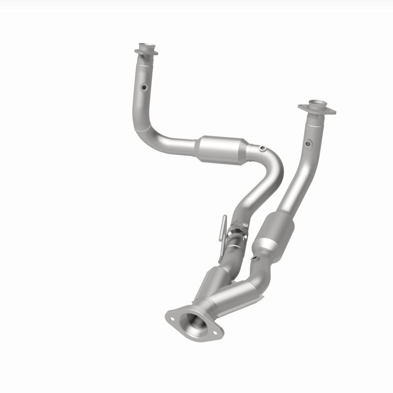 Magnaflow 05-06 Jeep Grand Cherokee 4.7L Direct Fit Catalytic Converter 4651686 4651686 360 Degree Image Set