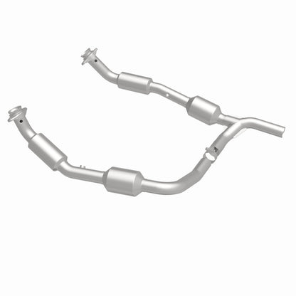 MagnaFlow Ford California Grade CARB Compliant Direct-Fit Catalytic Converter 5582640 360 Degree Image Set