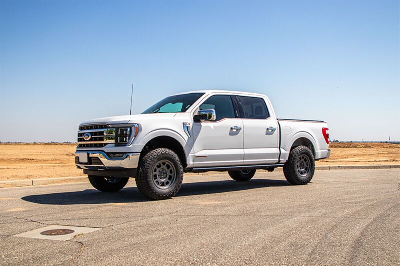 Cognito 21-23 Ford F-150 4WD 2.5in Performance Leveling Kit w/ Elka 2.0 IFP shocks 220-P1136 220-P1136 Photo - lifestyle view