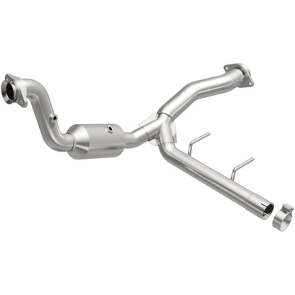 MagnaFlow Ford F-150 OEM Grade Federal / EPA Compliant Direct-Fit Catalytic Converter 21-471 Photo - Primary
