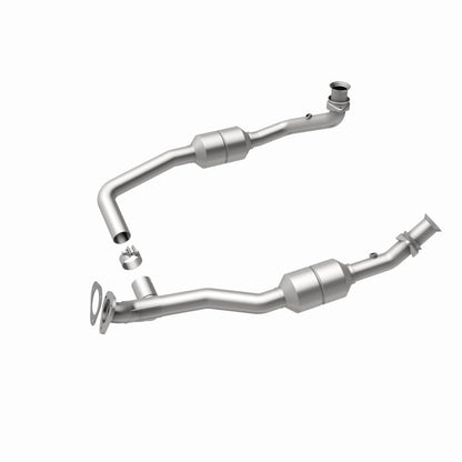Magnaflow Conv DF 2002 Ford E-Series Vans 5.4L 447378 447378 360 Degree Image Set