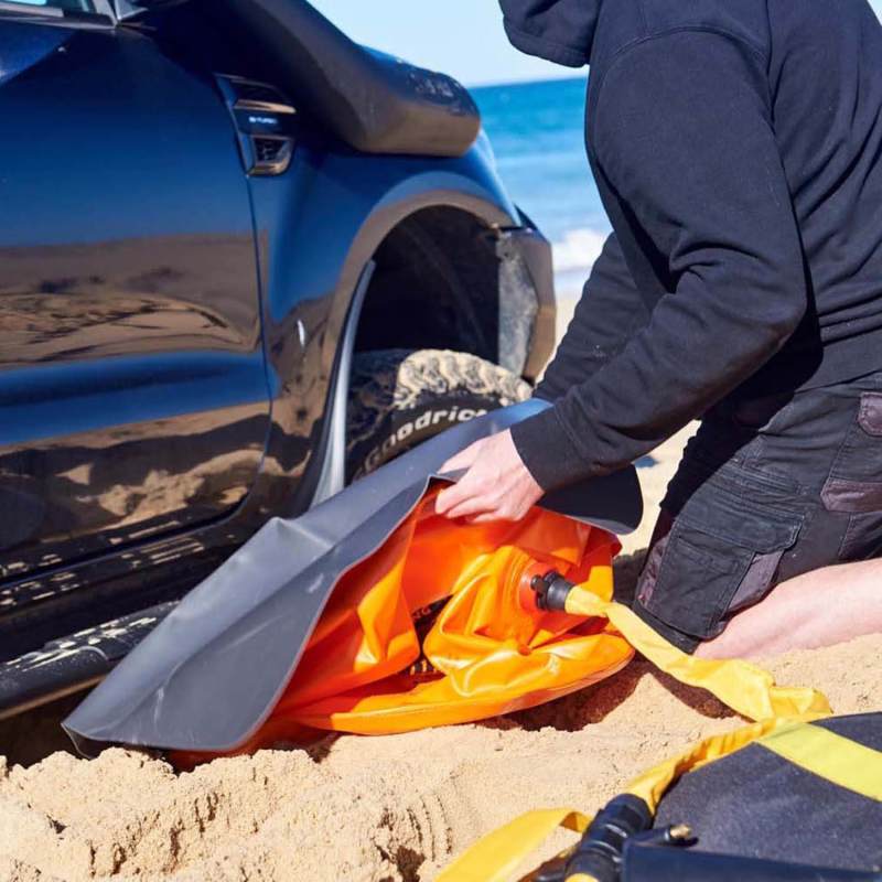 ARB X-Jack w/ Compressor Adapter RJX01 RJX01 Photo - lifestyle view