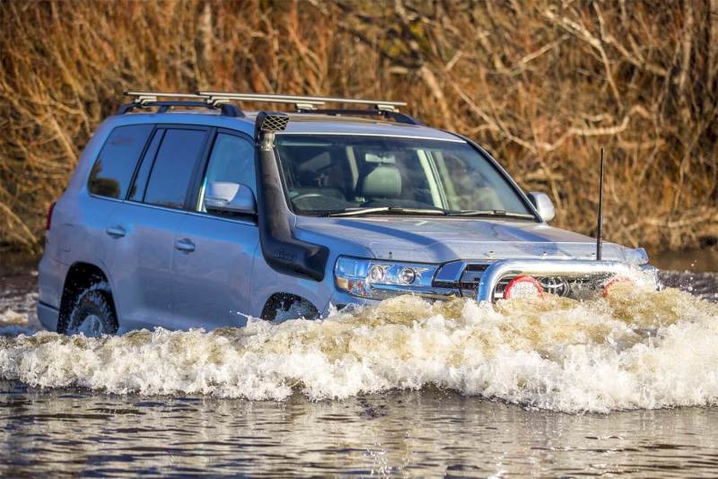 ARB Safari 4X4 Snorkel Armax 08-11 Toyota Land Cruiser 200 Series SS89HPE SS89HPE Photo - lifestyle view