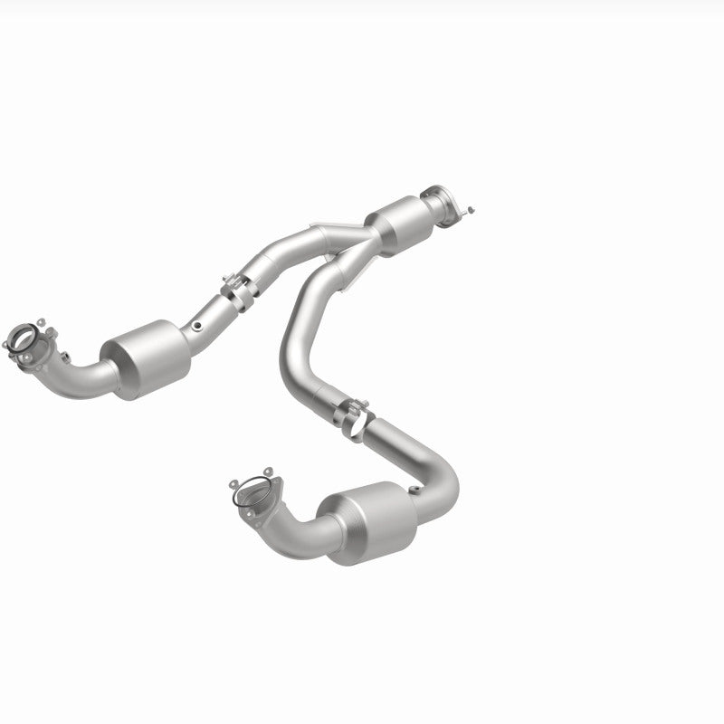 Magnaflow 12-20 Chevrolet Express 4500 Underbody 6.0L Direct Fit Catalytic Converter 280505 280505 360 Degree Image Set
