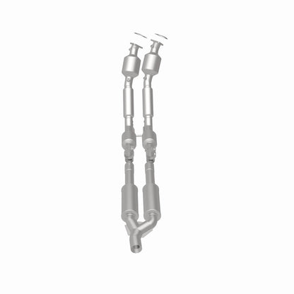 MagnaFlow Volkswagen Passat HM Grade Federal / EPA Compliant Direct-Fit Catalytic Converter 24379 360 Degree Image Set