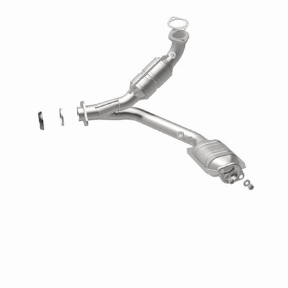 MagnaFlow Mitsubishi Montero HM Grade Federal / EPA Compliant Direct-Fit Catalytic Converter 24233 360 Degree Image Set