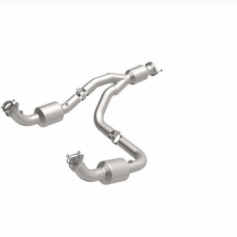 Magnaflow 12-20 Chevrolet Express 4500 Underbody 6.0L Direct Fit Catalytic Converter 280505 280505 360 Degree Image Set