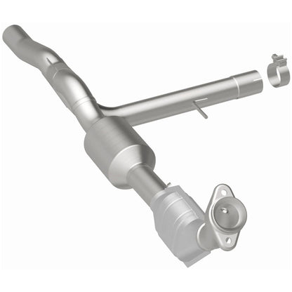MagnaFlow Ford F-150 OEM Grade Federal / EPA Compliant Direct-Fit Catalytic Converter 52450 Photo - out of package