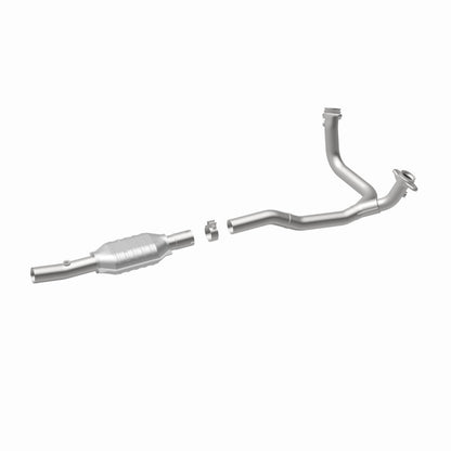 MagnaFlow Ford HM Grade Federal / EPA Compliant Direct-Fit Catalytic Converter 23101 360 Degree Image Set