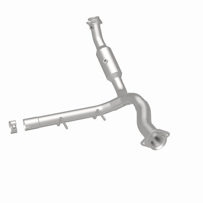 MagnaFlow Ford F-150 OEM Grade Federal / EPA Compliant Direct-Fit Catalytic Converter 21-470 360 Degree Image Set
