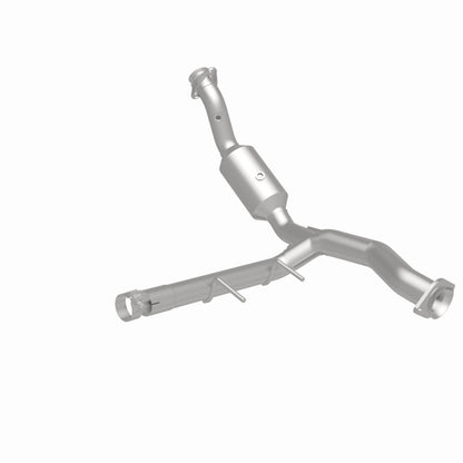 MagnaFlow Ford F-150 OEM Grade Federal / EPA Compliant Direct-Fit Catalytic Converter 21-475 360 Degree Image Set