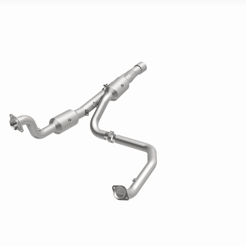 Magnaflow 14-18 2500 V8 6.4 OEM Underbody Direct Fit Converter 21-513 21-513 360 Degree Image Set