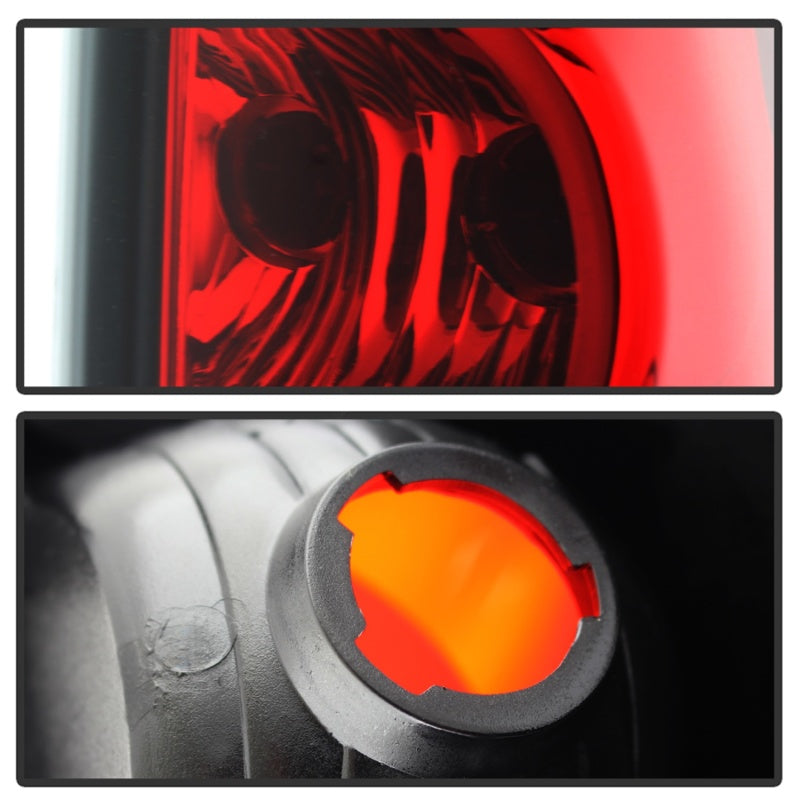SPYDER xTune 03-06 Chevrolet Silverado 1500 (w/o Stepside) Tail Light - OEM Right (ALT-JH-CS03-OE-R) 9037962 9037962 Photo - Unmounted