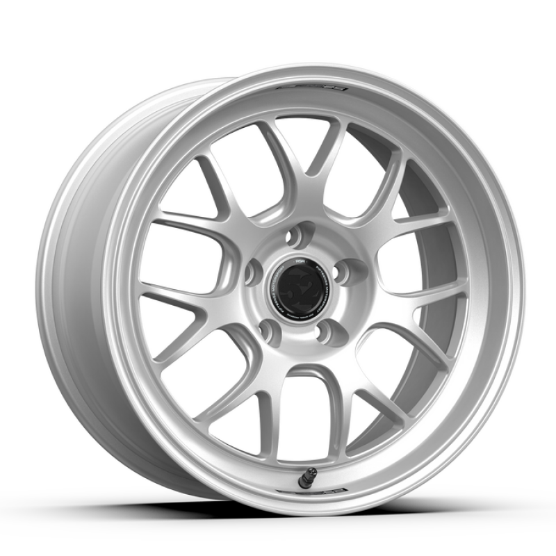fifteen52 Apex RSR 18x9.5 5x120 22mm ET 72.56mm Center Bore Radiant Silver RSARS-89552+22 RSARS-89552+22 User 1