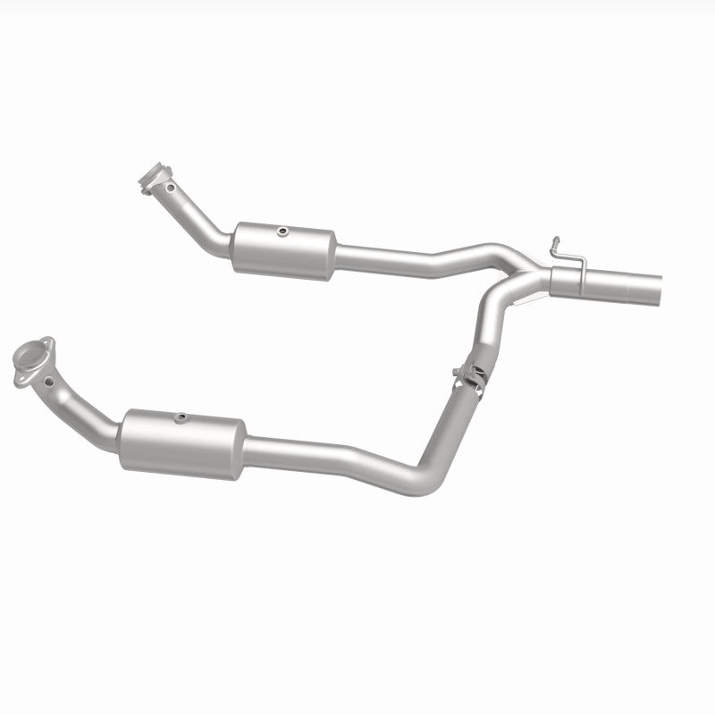 Magnaflow 09-13 Ford E-350 Super Duty V10 6.8 OEM Underbody Direct Fit Catalytic Converter 21-599 21-599 360 Degree Image Set