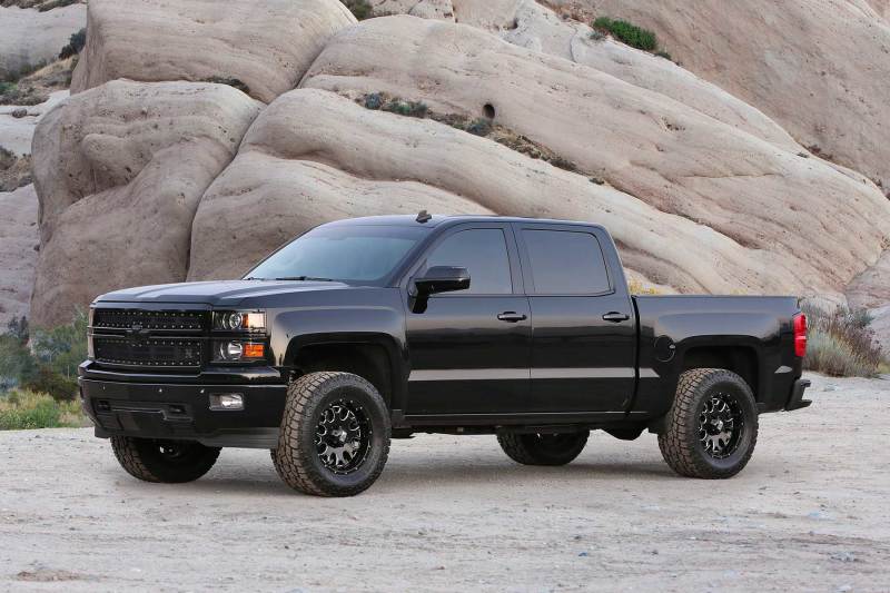 Fabtech 4? Performance System w/ Front Dirt Logic 2.5 Coilovaer & Rear Dirt K1119DL Photo - lifestyle view