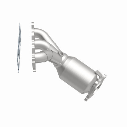 MagnaFlow Land Rover LR2 OEM Grade Federal / EPA Compliant Manifold Catalytic Converter 52167 360 Degree Image Set