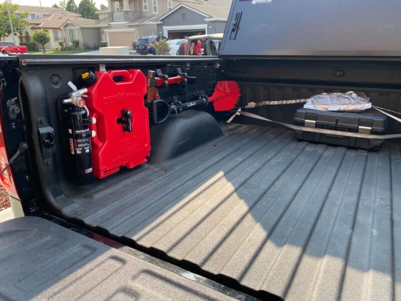 BuiltRight Industries 07-18 GM Silverado/Sierra 6ft7in Bed Bedside Rack System - Driver Front Panel 102038 102038 Photo - Close Up