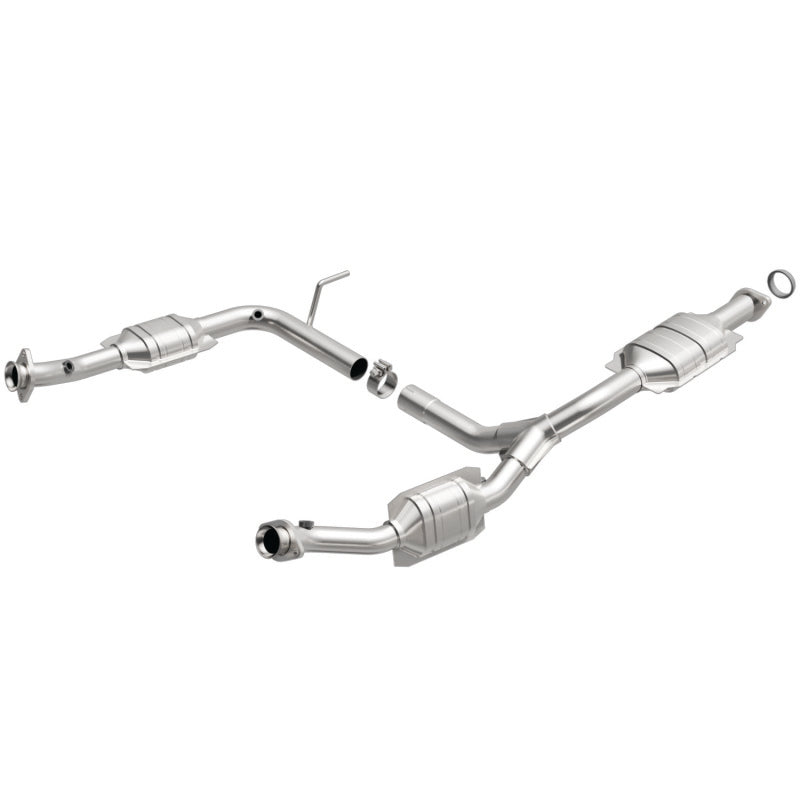 MagnaFlow OEM Grade Federal / EPA Compliant Direct-Fit Catalytic Converter 49575 Photo - Primary