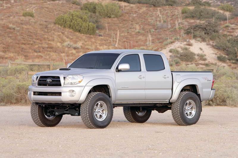Fabtech 6? Basic System w/ Performance Shocks K7019 Photo - lifestyle view