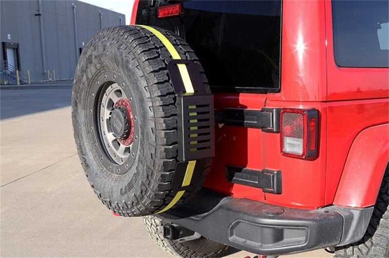 Dee Zee Manufacturing Spare Tire Mount DZZ95040TB DZ95040TB Photo - Mounted