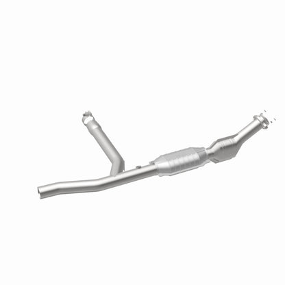 MagnaFlow Ford F-150 HM Grade Federal / EPA Compliant Direct-Fit Catalytic Converter 23317 360 Degree Image Set
