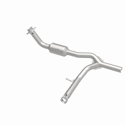 MagnaFlow Ford F-150 OEM Grade Federal / EPA Compliant Direct-Fit Catalytic Converter 21-834 360 Degree Image Set