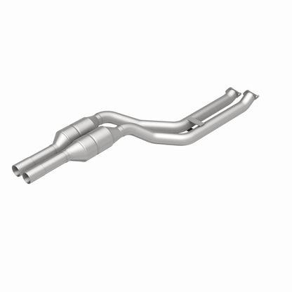 MagnaFlow BMW OEM Grade Federal / EPA Compliant Direct-Fit Catalytic Converter 49760 360 Degree Image Set