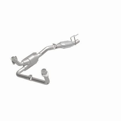 MagnaFlow Ford Standard Grade Federal / EPA Compliant Direct-Fit Catalytic Converter 93423 360 Degree Image Set