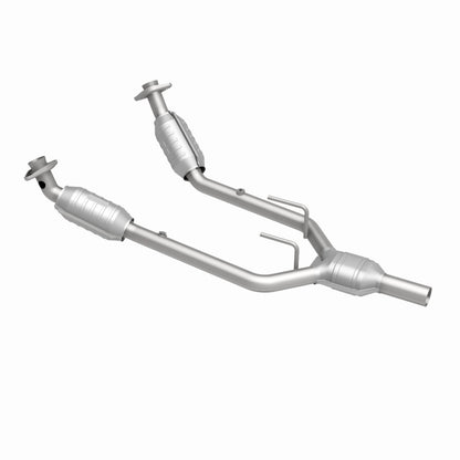 MagnaFlow HM Grade Federal / EPA Compliant Direct-Fit Catalytic Converter 23325 360 Degree Image Set