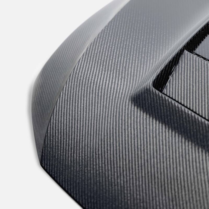 Seibon 22-23 Volkswagen Golf GTI/R Carbon Fiber Hood HD22VWG8-DV User 1