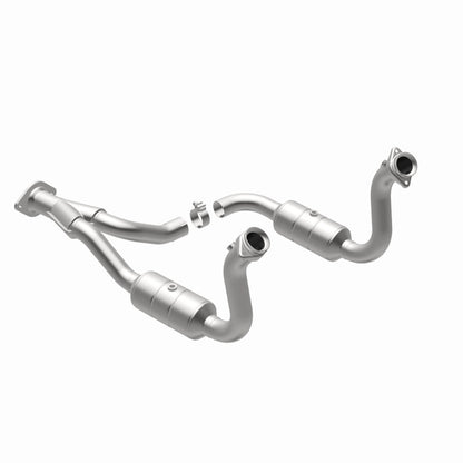 MagnaFlow Ford California Grade CARB Compliant Direct-Fit Catalytic Converter 5451760 360 Degree Image Set