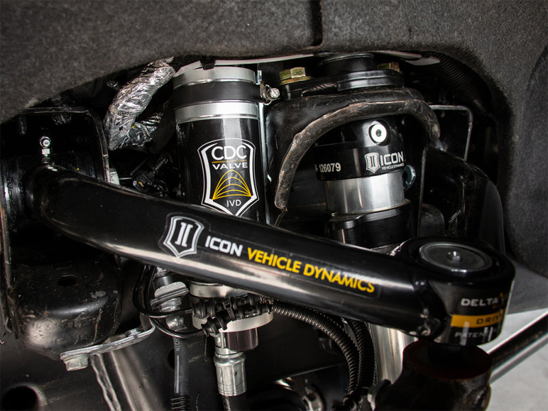 ICON 2020+ GM HD 0-2in 2.5 Series IR Shock System w/Tube UCA 78732T 78732T Photo - Mounted