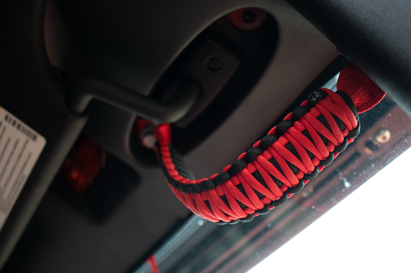 Fishbone Offroad 07-18 Wrangler JK A Pillar Sound Bar Red Paracord Grab Handles FB55284