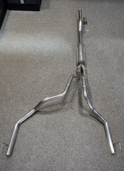 MBRP 21-24 Chevrolet Surburban XL 5.3L 3in T304 SS 2.5in Dual Split Carbon Fiber Cat-back S50593CF S50593CF Photo - Unmounted