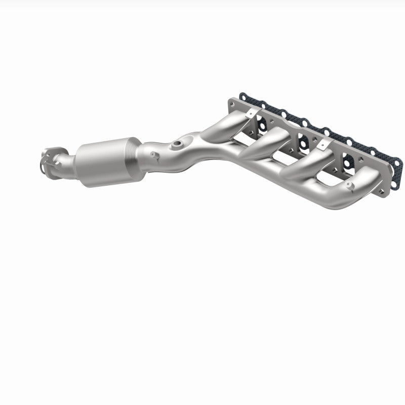 Magnaflow 05-06 Nissan Titan 5.6L Direct Fit Converter 5582357 5582357 360 Degree Image Set