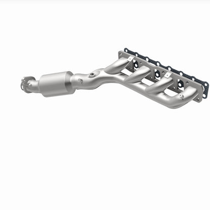 Magnaflow 05-06 Nissan Titan 5.6L Direct Fit Converter 5582357 5582357 360 Degree Image Set