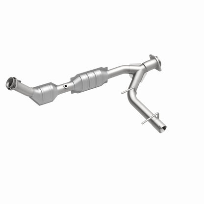 MagnaFlow Ford Expedition OEM Grade Federal / EPA Compliant Direct-Fit Catalytic Converter 49607 360 Degree Image Set