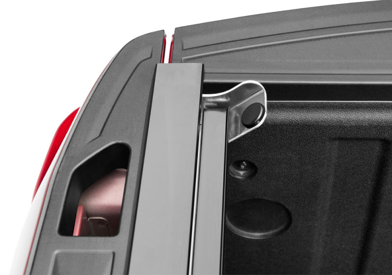 BAK Revolver X2 19 (New Body Style) GM Silverado/Sierra 5' 9" Bed 39130 Photo - Close Up