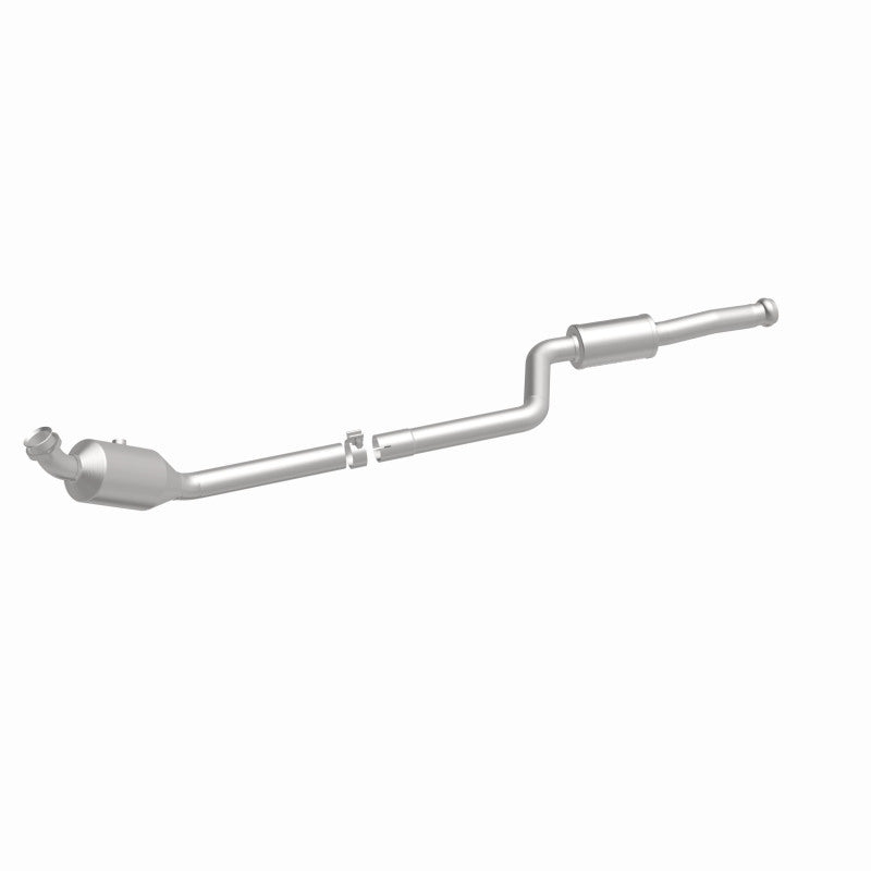 MagnaFlow Mercedes-Benz C300 OEM Grade Federal / EPA Compliant Direct-Fit Catalytic Converter 21-497 360 Degree Image Set